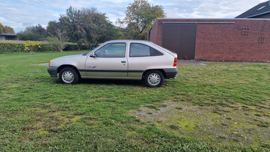 Opel Kadett 7.500 km 6.000 &euro; Duisburg 46917