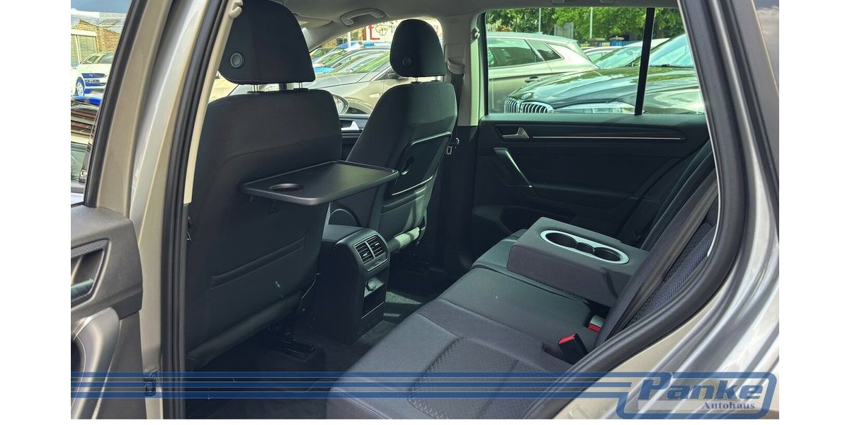 VW Golf Sportsvan United*NAV*SHZ*ACC*PDC*Carplay* 31.877 km 17.990 &euro; Berlin 13187