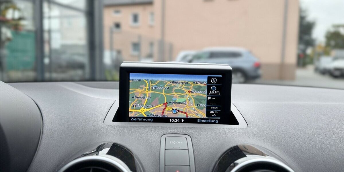 Audi A1 / S-Line / Navi / Xenon / Nur 77 Tkm. 77.000 km 12.900 &euro; Mönchengladbach 41066