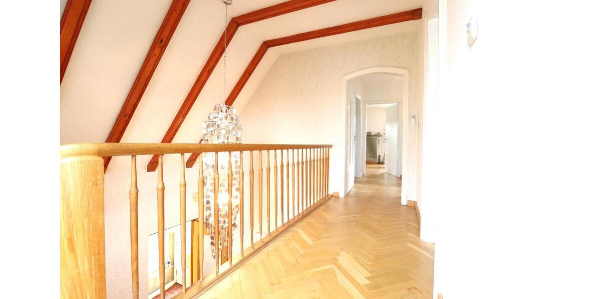 Einfamilienhaus Schwabach - 5 Zimmer, 220 m&sup2;, 2.700&euro; | Angebot:26232015