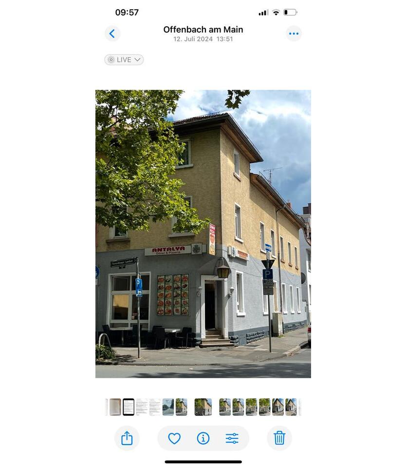 Verkauft wird ein Haus mit Laden
