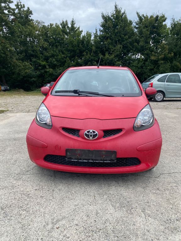 Toyota Aygo (X) 220.676 km 950 € Neuburg an der Donau 86633