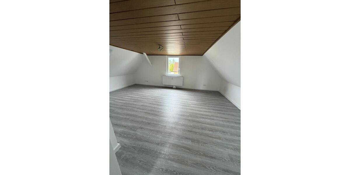 Dachgeschoßwohnung Budenheim - 1.5 Zimmer, 32 m&sup2;, 520&euro; | Angebot:26659694