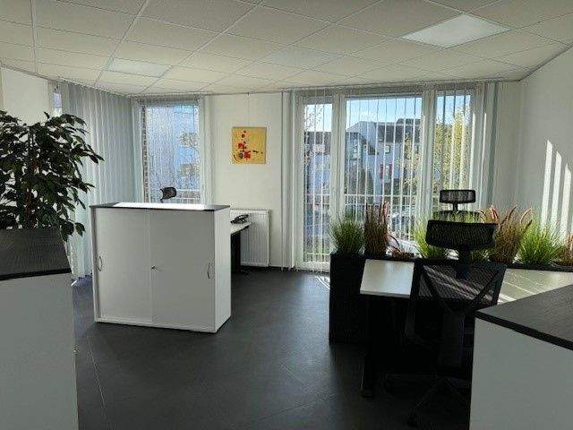 Schöne Büroräume mit voller Ausstattung und Top Service in Porz mieten - All-in-Miete zimmer
