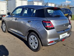 Suzuki Swift 1.2 Hybrid MT Club Klima Navi 2.500 km 17.990 € Obrigheim-Asbach 74847