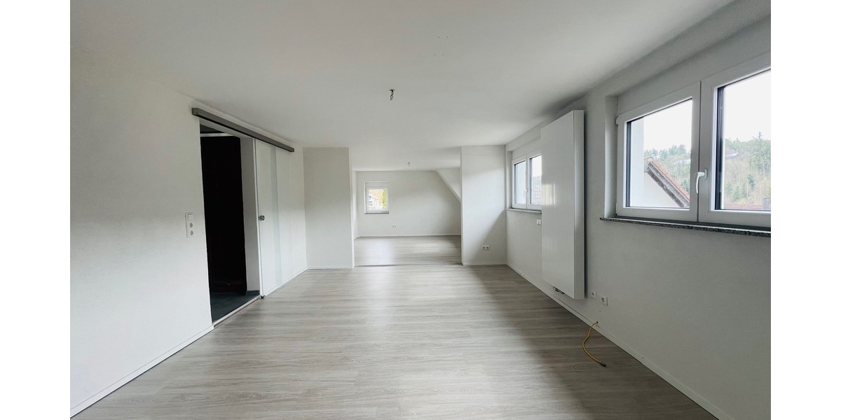 Teilsaniertes Einfamilien-Mehrgenerationenhaus mit Terrasse, Garage und opt. Grundstückserweiterung - Einfamilienhaus Horb am Neckar | Angebot:26083100