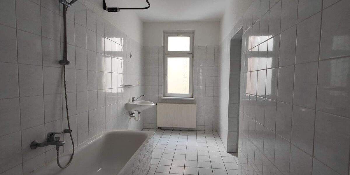 Etagenwohnung Weißenfels - 3 Zimmer, 89 m&sup2;, 530&euro; | Angebot:25050969