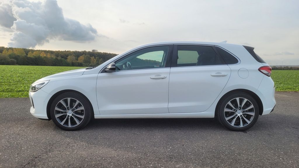 Hyundai i30 98.500 km 10.900 &euro; Inden 52459