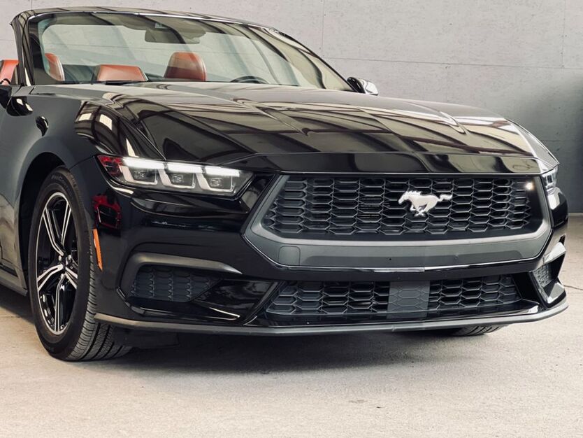 Ford Mustang 21.400 km 41.990 € Glashütten 61479
