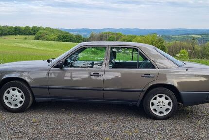 Mercedes-Benz 230 197.400 km 7.900 &euro; Kurtscheid 56581