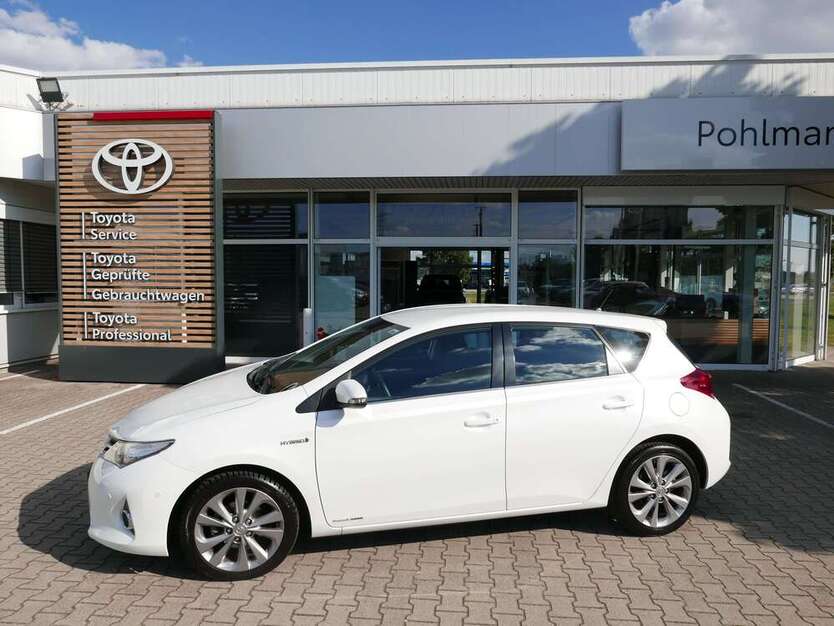 Toyota Auris 93.500 km 12.430 € Zeithain 01619