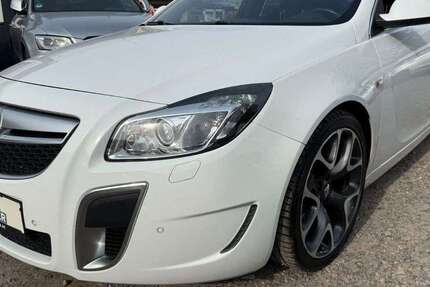 Opel Insignia 103.847 km 7.990 &euro; Hamburg 22179