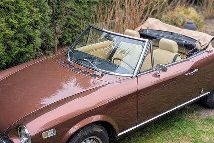 Fiat 124 Spider 64.802 km 5.750 &euro; Tangstedt 22889