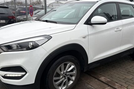 Hyundai TUCSON 199.000 km 9.900 &euro; Saarlouis 66740