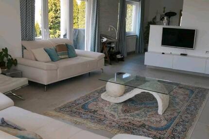 Haus Göggingen - 5 Zimmer, 228 m&sup2;, 2.200&euro; | Angebot:26041520