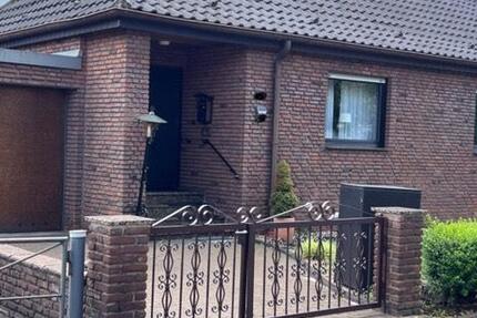 Ein Haus zu Miete in Duisburg Fahrn