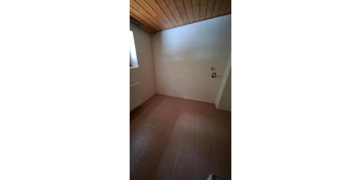 Dachgeschoßwohnung Cham - 2 Zimmer, 60 m&sup2;, 480&euro; | Angebot:25833077