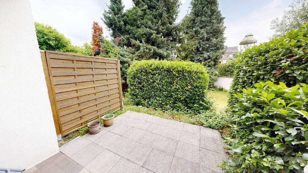 Köln! Doppelt profitieren! 3-Zimmer-Eigentumswohnung mit Sonnenterrasse und Stellplatz + separates Studio Apartment in ruhiger Lage! (LK 4880)