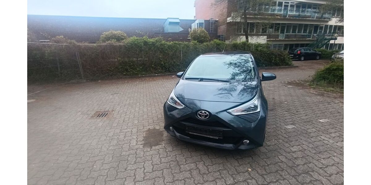 Toyota Aygo (X) 117.136 km 7.300 &euro; Hamburg 22158