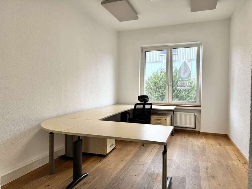 Halle in Karlsruhe 390 € 30 m²