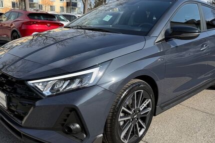 Hyundai i20 44.536 km 17.999 &euro; München 81243