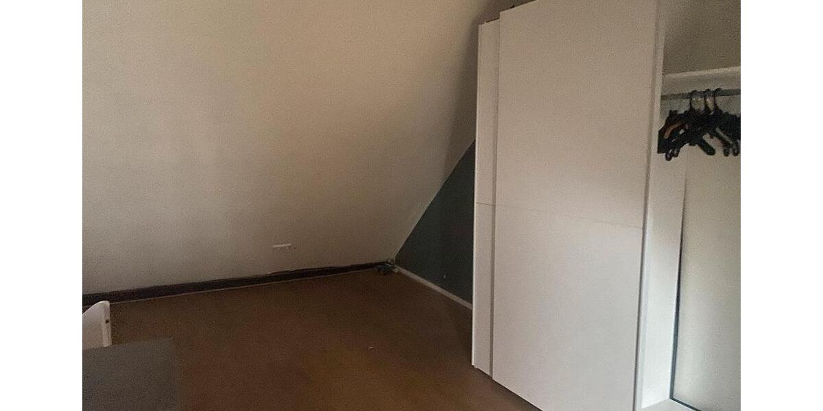 Einfamilienhaus Nürtingen - 6 Zimmer, 225 m&sup2;, 2.000&euro; | Angebot:26387440