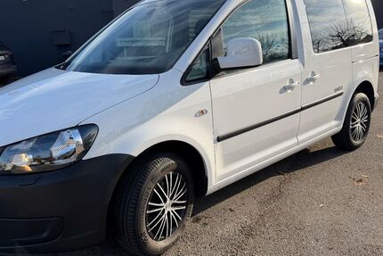 VW Caddy 156.000 km 8.497 &euro; Asperg 71679