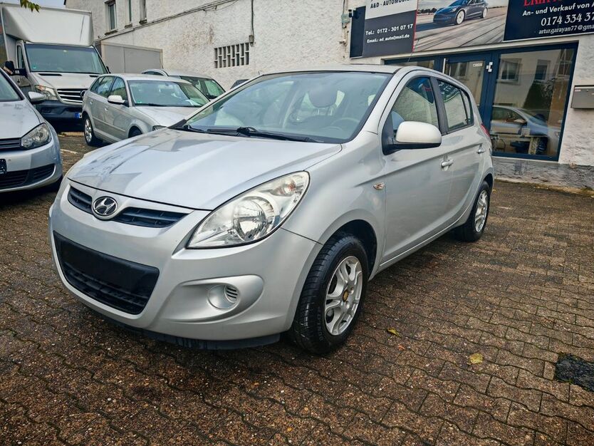 Hyundai i20 156.000 km 3.300 € Wiesbaden 65187