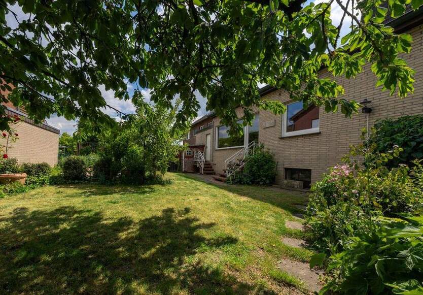 Viel Platz für die große Familie! Einfamilienhaus mit Garage & Garten in ruhiger Wohnlage 4 zimmer