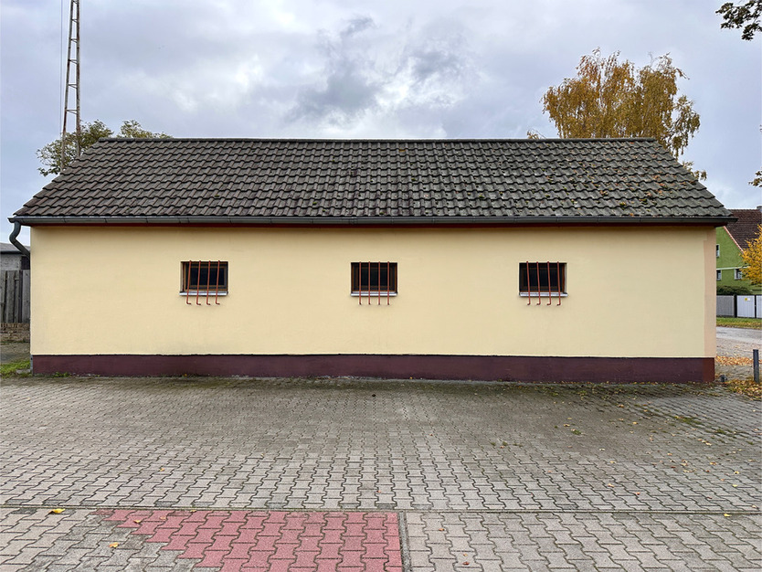 WerkstattLager 95 m² + 20 m² Schuppen | Bodenablauf, Dusche, Starkstrom, Tor 3,0 × 2,09 m zimmer