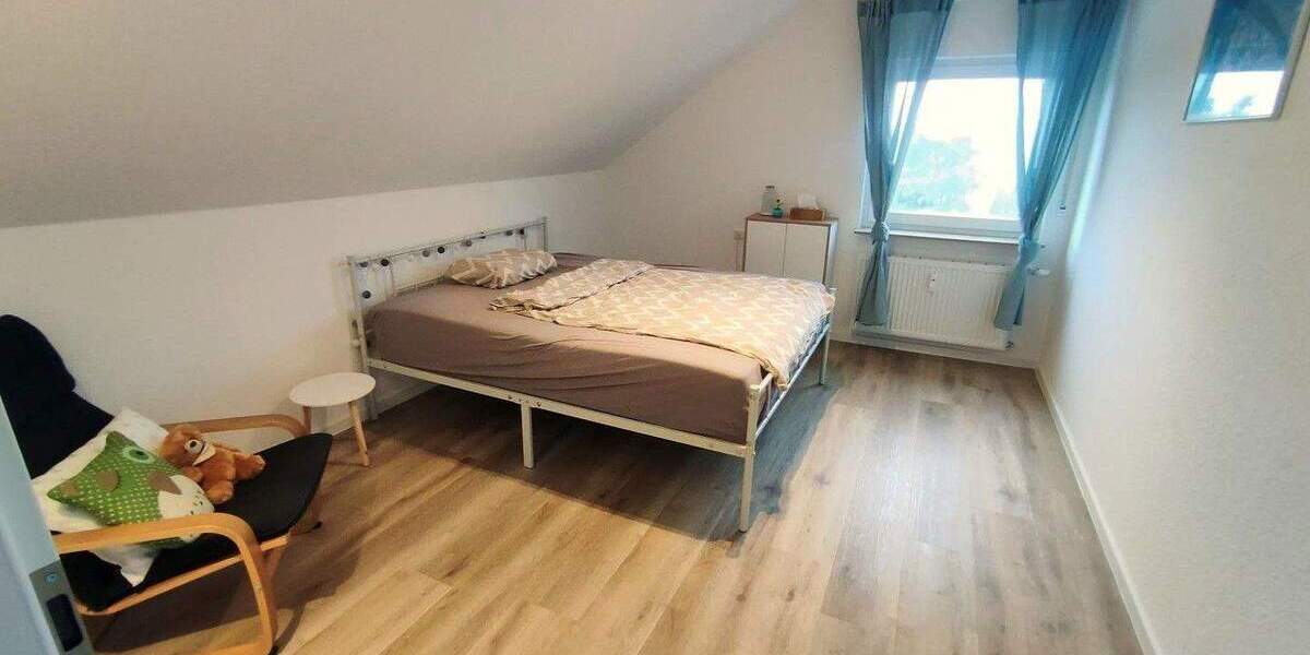 Etagenwohnung Laichingen - 6 Zimmer, 120 m&sup2;, 1.300&euro; | Angebot:25449408