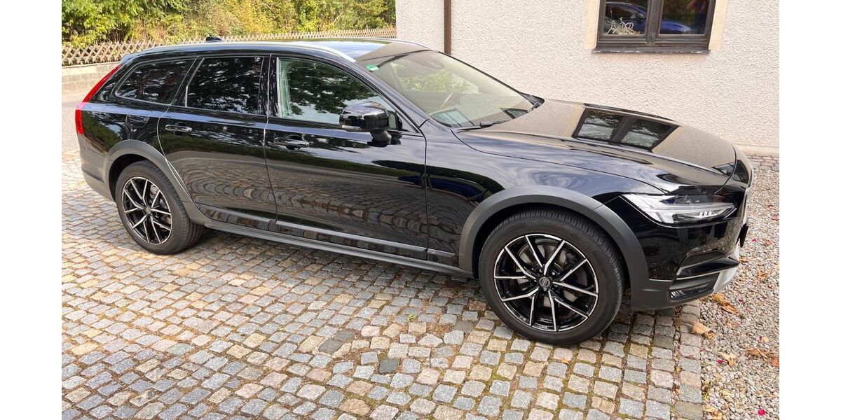 Volvo V90 Cross Country 205.000 km 18.800 &euro; Cham 93413