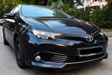 Toyota Auris 106.000 km 9.399 &euro; Berlin 13055