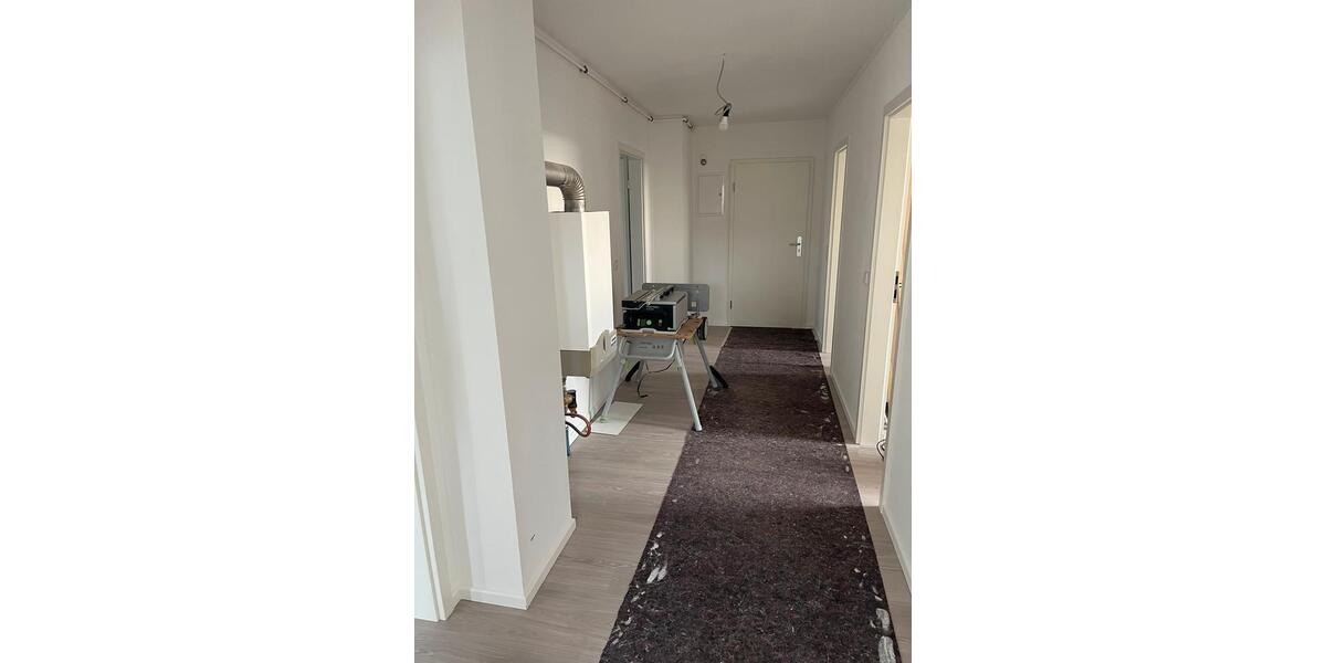 Dachgeschoßwohnung Neuhardenberg - 3 Zimmer, 87 m&sup2;, 609&euro; | Angebot:23699237