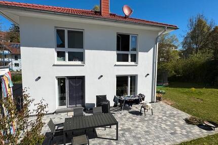 Haus Mellrichstadt - 5 Zimmer, 135 m&sup2;, 1.490&euro; | Angebot:26452913