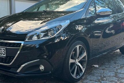 Peugeot 208 57.000 km 10.199 € Schönefeld 12529