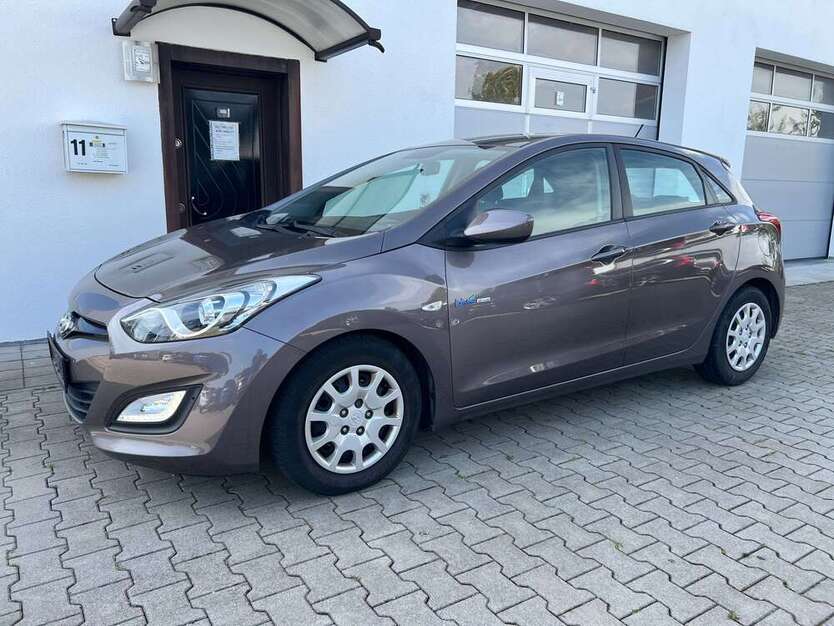 i30