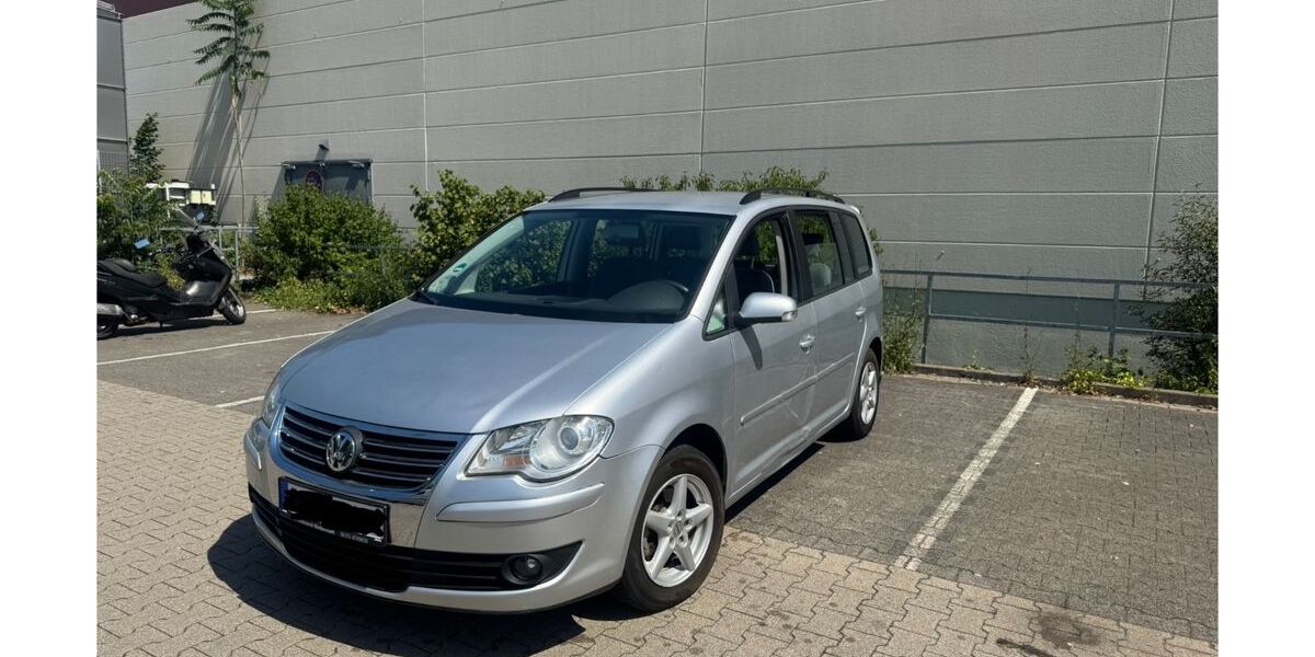 VW Touran 238.000 km 2.200 &euro; Darmstadt 64293