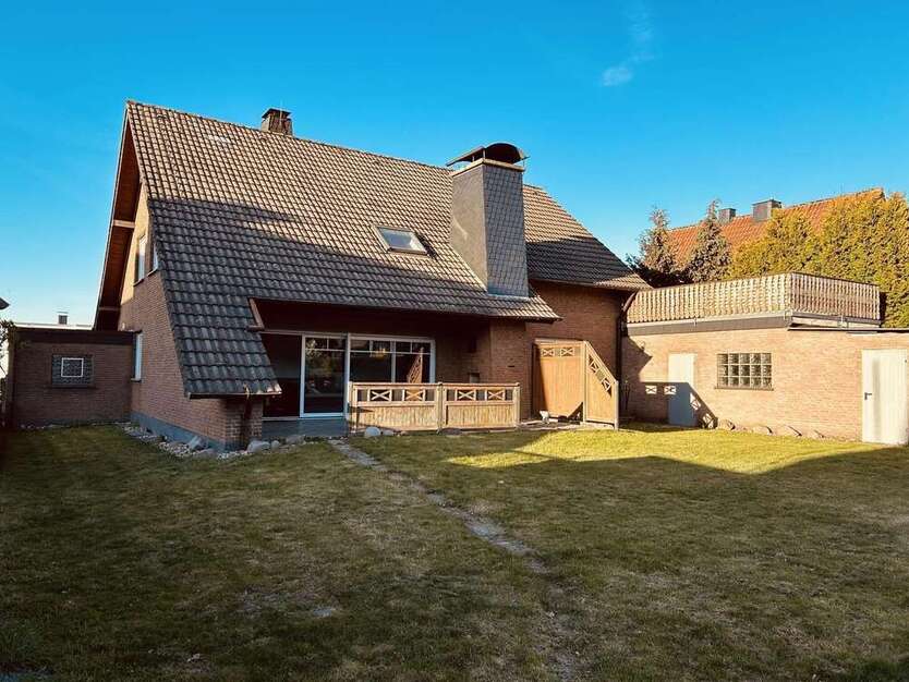 Haus zum Kaufen in Fröndenberg 495.000 € 225 m²