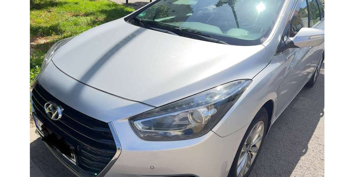 Hyundai i40 112.000 km 9.950 &euro; Hamburg 22145