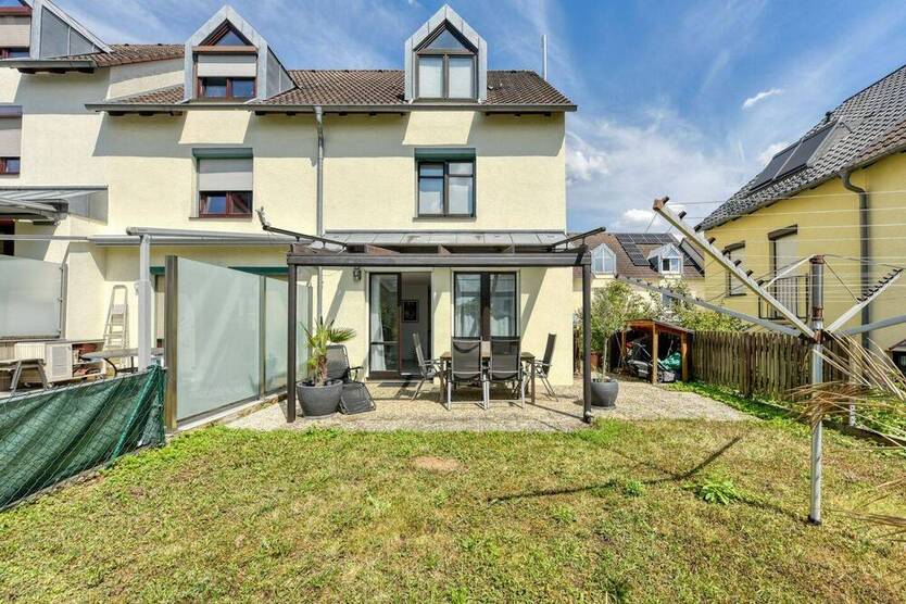 +++ TOP gepflegt & modernisiert - sonnig & ruhig - 1-Fam.-REH - 2 Bäder mit Fenster - Hobbyraum, Pelletkamin, EBK, TG... 5 zimmer