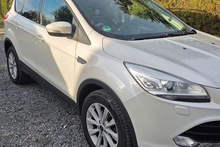Ford Kuga 143.000 km 8.200 &euro; Berlin 10367