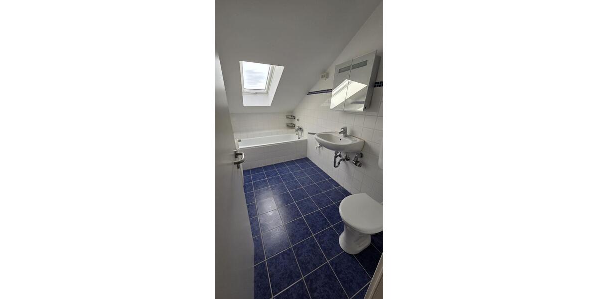 Dachgeschoßwohnung Pentling - 4 Zimmer, 60 m&sup2;, 900&euro; | Angebot:24995890