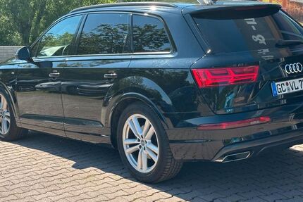 Audi Q7 131.221 km 38.000 &euro; Zwickau 08056