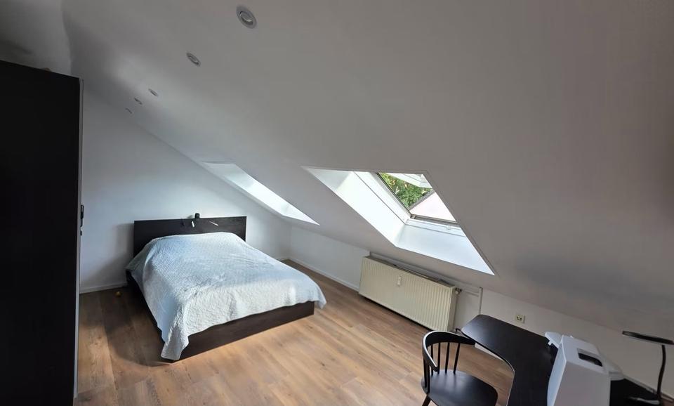 Dachgeschoßwohnung Kelkheim (Taunus) - 4.5 Zimmer, 96 m&sup2;, 300.000&euro; | Angebot:27298244
