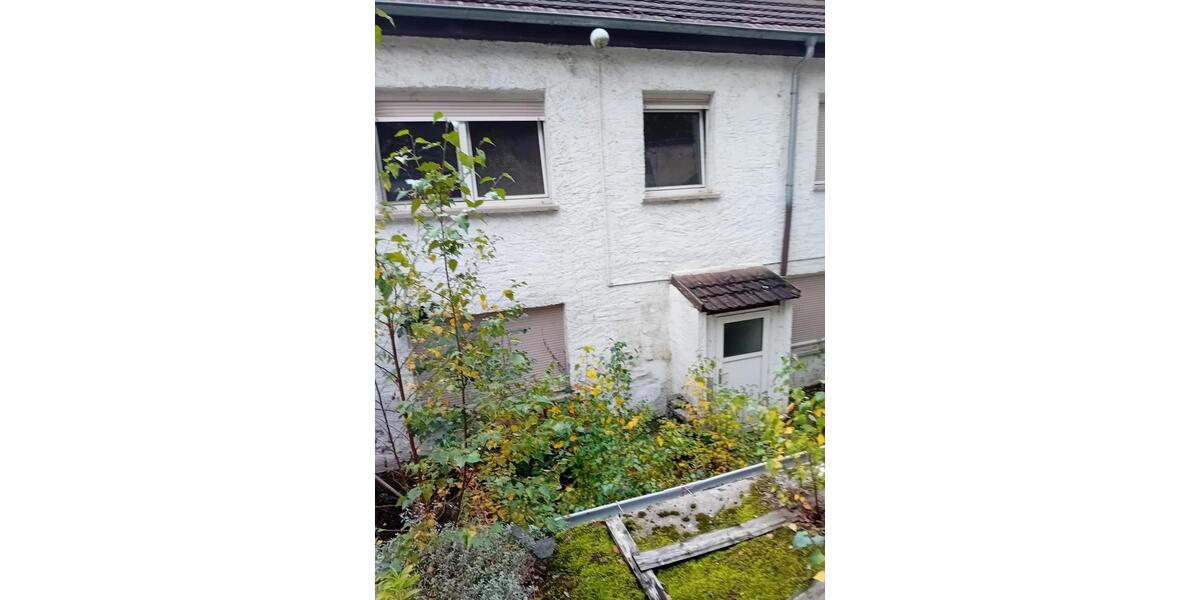 Reihenhaus Hettstedt - 8 Zimmer, 180 m&sup2;, 79.000&euro; | Angebot:26777430