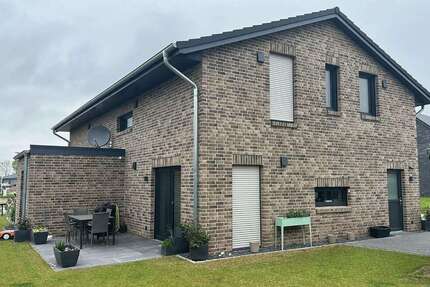 Haus zum Mieten in Hemmoor 1.200 € 101 m²