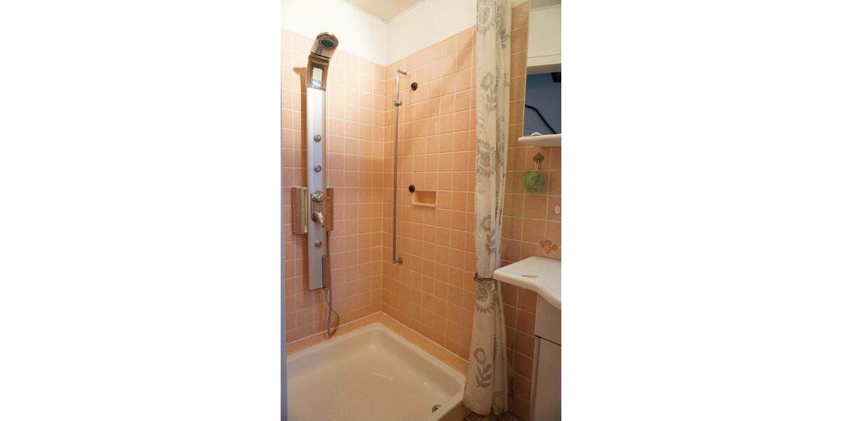 Reihenhaus Schwalbach - 7 Zimmer, 140 m&sup2;, 290.000&euro; | Angebot:27076625