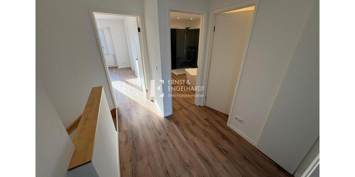 Reihenhaus Kitzingen - 5 Zimmer, 125 m&sup2;, 1.450&euro; | Angebot:25348853
