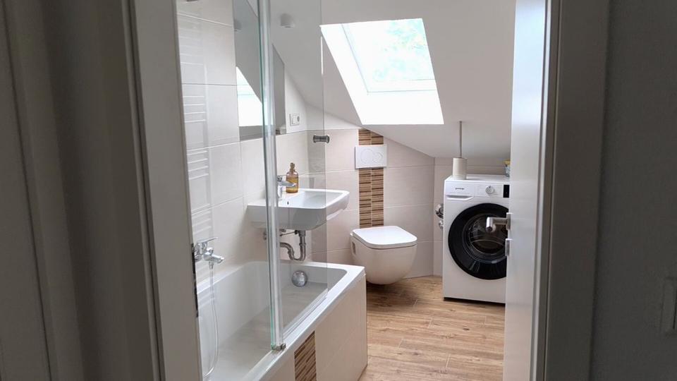 Dachgeschoßwohnung Zwickau Zwickau-Nord - 2 Zimmer, 47 m&sup2;, 440&euro; | Angebot:26001502